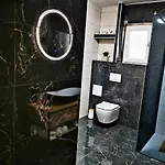 Black&white Villa Kaštel Sućurac