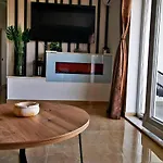 Villa Black&white