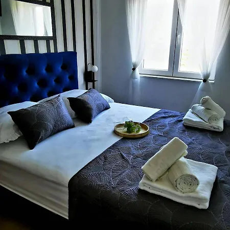 Black&white Villa Kastel Sucurac