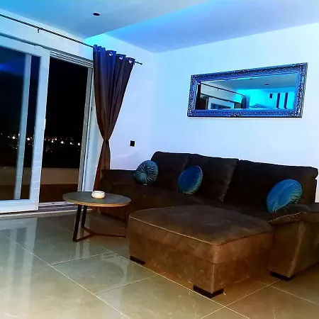 Black&white Villa Kaštel Sućurac