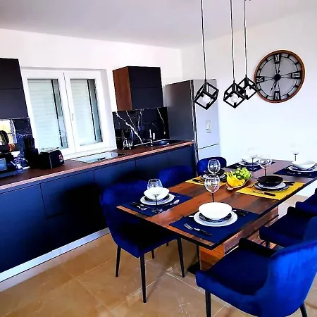 ヴィラ Black&white *