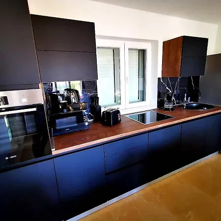 Black&white Villa