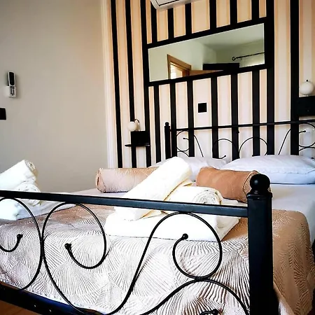 Villa Black&white Kastel Sucurac