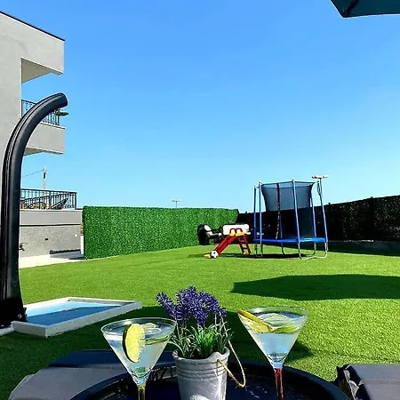 Black&white Villa